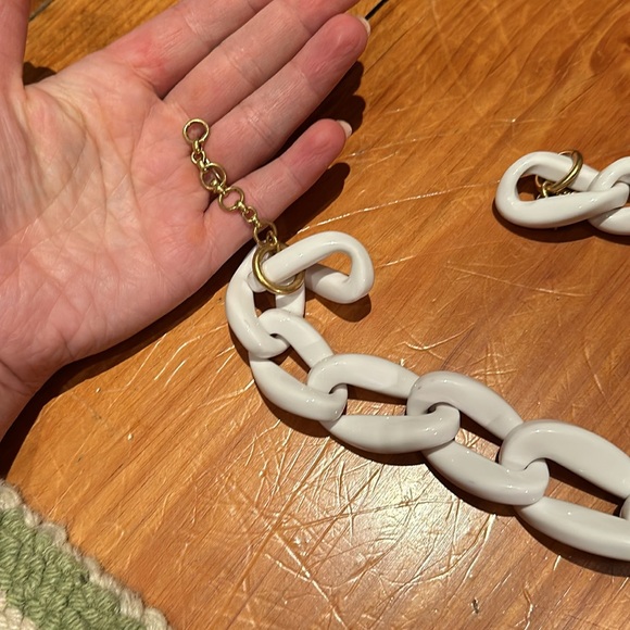 Chunky white chain necklace (J Crew) - Picture 2 of 3